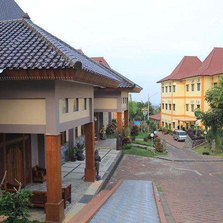 Ciptaningati Hotel Batu  Dış mekan fotoğraf