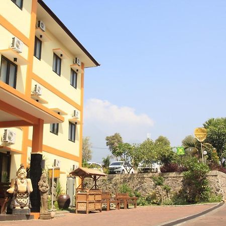 Ciptaningati Hotel Batu  Dış mekan fotoğraf