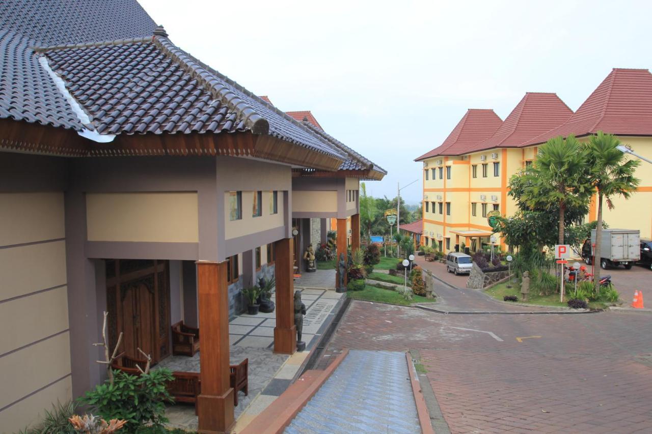 Ciptaningati Hotel Batu  Dış mekan fotoğraf