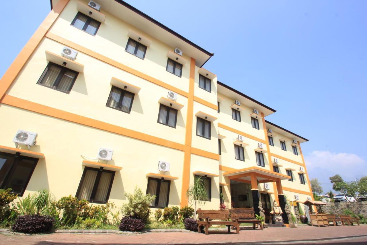 Ciptaningati Hotel Batu  Dış mekan fotoğraf